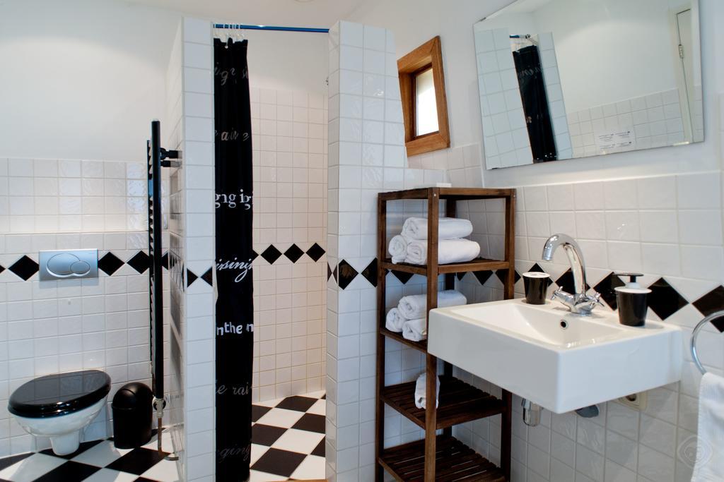 Canal Holiday Apartment Amsterdam Rum bild