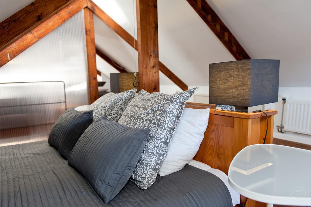 Canal Holiday Apartment Amsterdam Rum bild