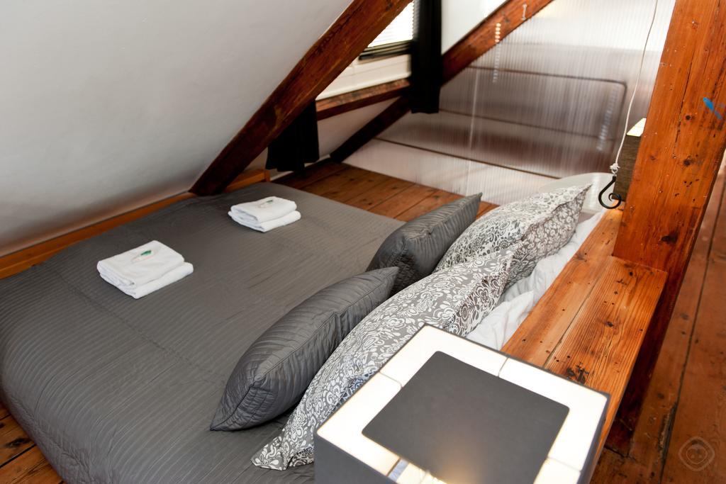 Canal Holiday Apartment Amsterdam Rum bild